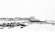 Charles Chauderlot <br>Lisboa- Praça do Comércio, 2013 - Tinta da China sobre papel -65 x 165 cm 
© 