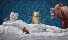 Camilo Alves <br>Teddy ' s Girl , 2012 - Óleo sobre tela, 60 x 110 cm © 